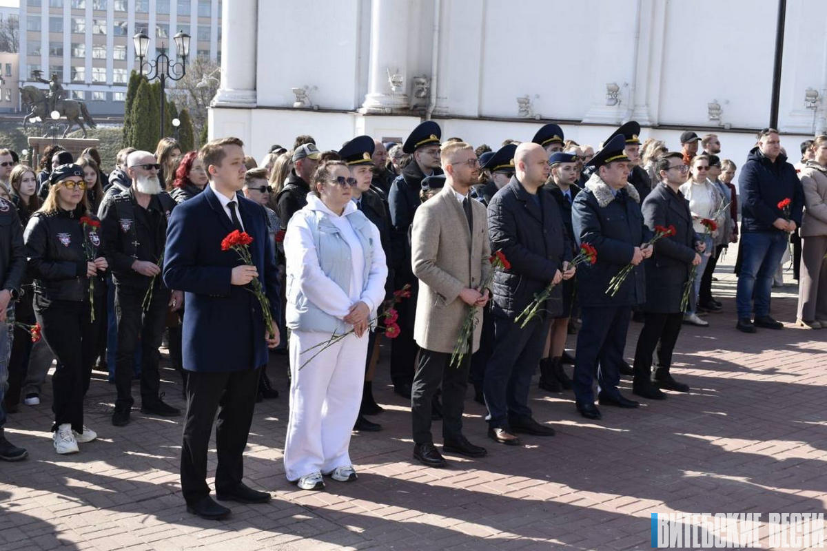 В День памяти жертв Хатынской трагедии в Витебской области проходят митинги-реквиемы