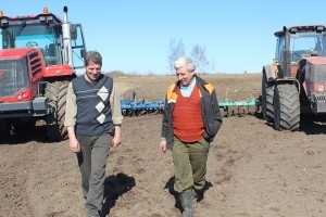Аднымі з першых у раёне пасяўную распачалі ў ААТ «Жвіранка»