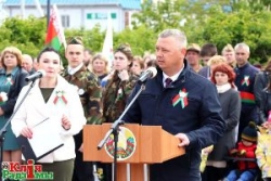 В Шарковщине 9 Мая прошли праздничный митинг и церемония возложения цветов к воинскому захоронению