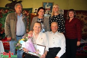 Руководство Шарковщинского района поздравило с юбилеем ветерана труда Зою Владимировну Пронько