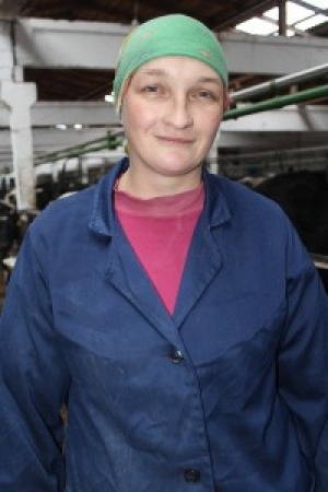 У межах рэспубліканскай прафсаюзнай акцыі «Наш жывёлавод» грашовай прэміяй узнагароджана аператар машыннага даення ААТ «Даватарскі» Таццяна Савуць
