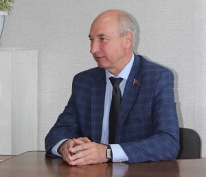 Уладзімір Матвееў правёў «прамую тэлефонную лінію» і прыём грамадзян Лужкаўскага сельскага Савета