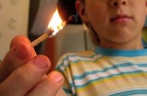 Шалость детей с огнем