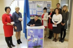 Шарковчане принимают участие в акции «Поздравим маму вместе!»