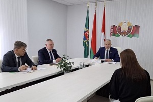 Председатель Палаты представителей Национального собрания Республики Беларусь Игорь Сергеенко провел прием граждан в Шарковщинском районе