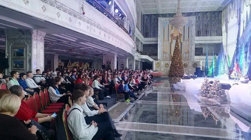 Children from Belarusian diaspora in Russia attend New Year’s show at Palace of Independence