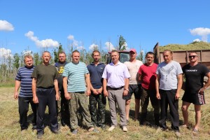 Старшыня райвыканкама Дзмітрый Ламака сустрэўся з механізатарамі ААТ «Даватарскі»