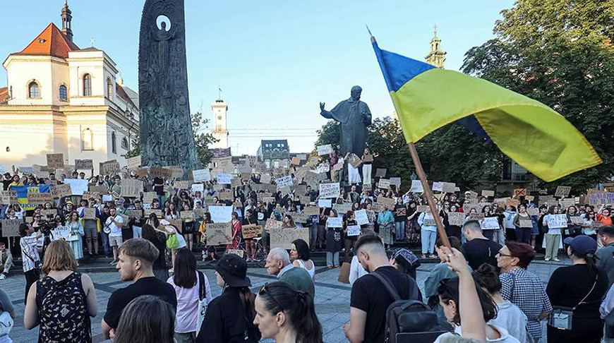  Expert comments on recent protests in Ukraine