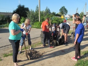 У мікрараёне ПМК-51 вядзецца добраўпарадкаванне дзіцячай пляцоўкі
